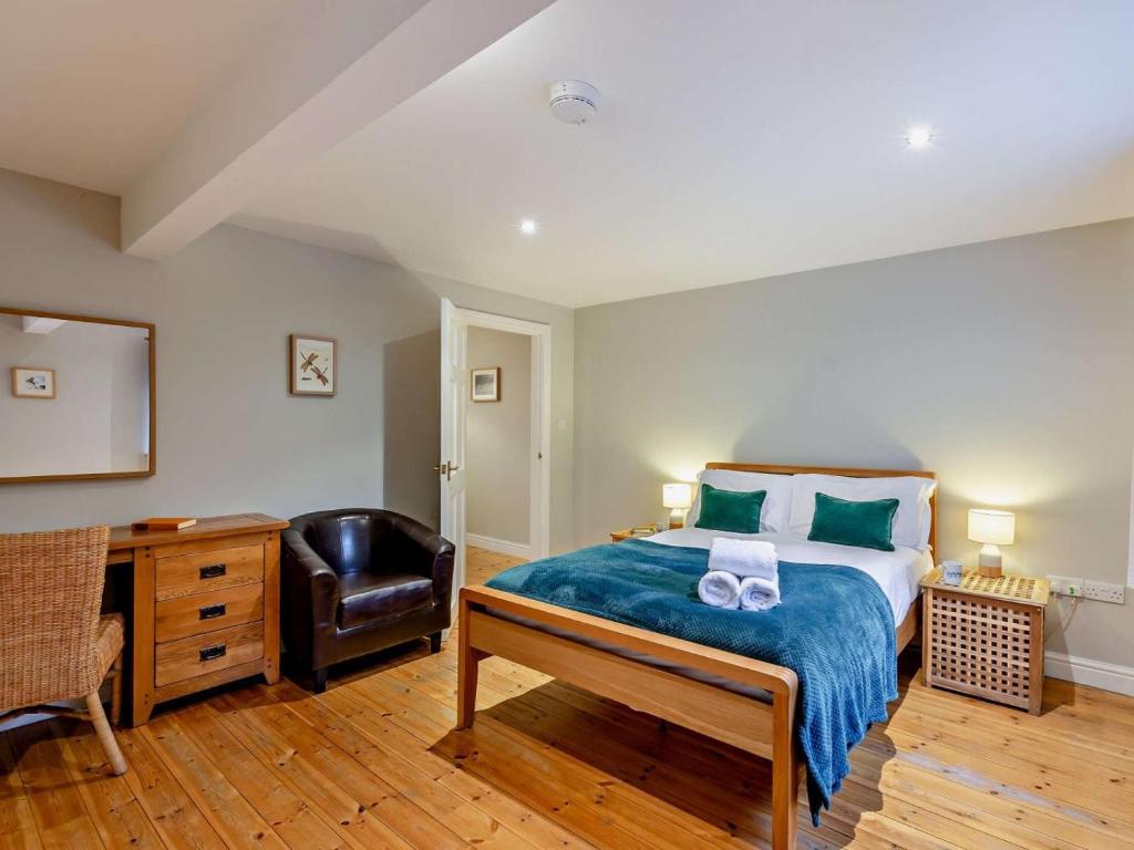 5 Bed in Grange-over-sands oc-sz593 - Tap to explore photos