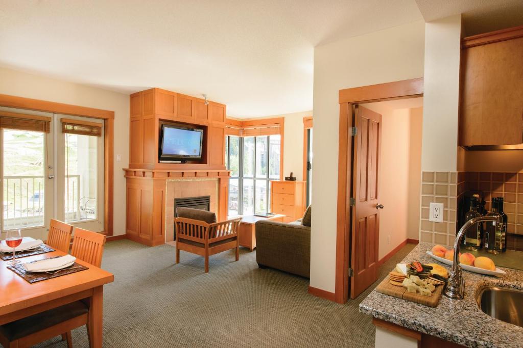 Pan Pacific Whistler Mountainside photo 4
