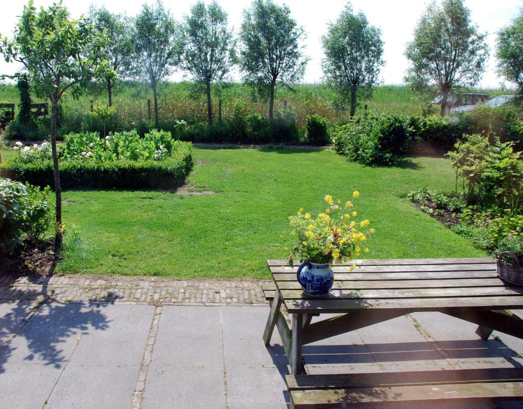 Bed In Waterland photo 4