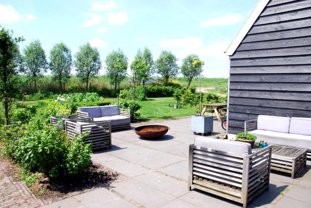 Bed In Waterland photo 3