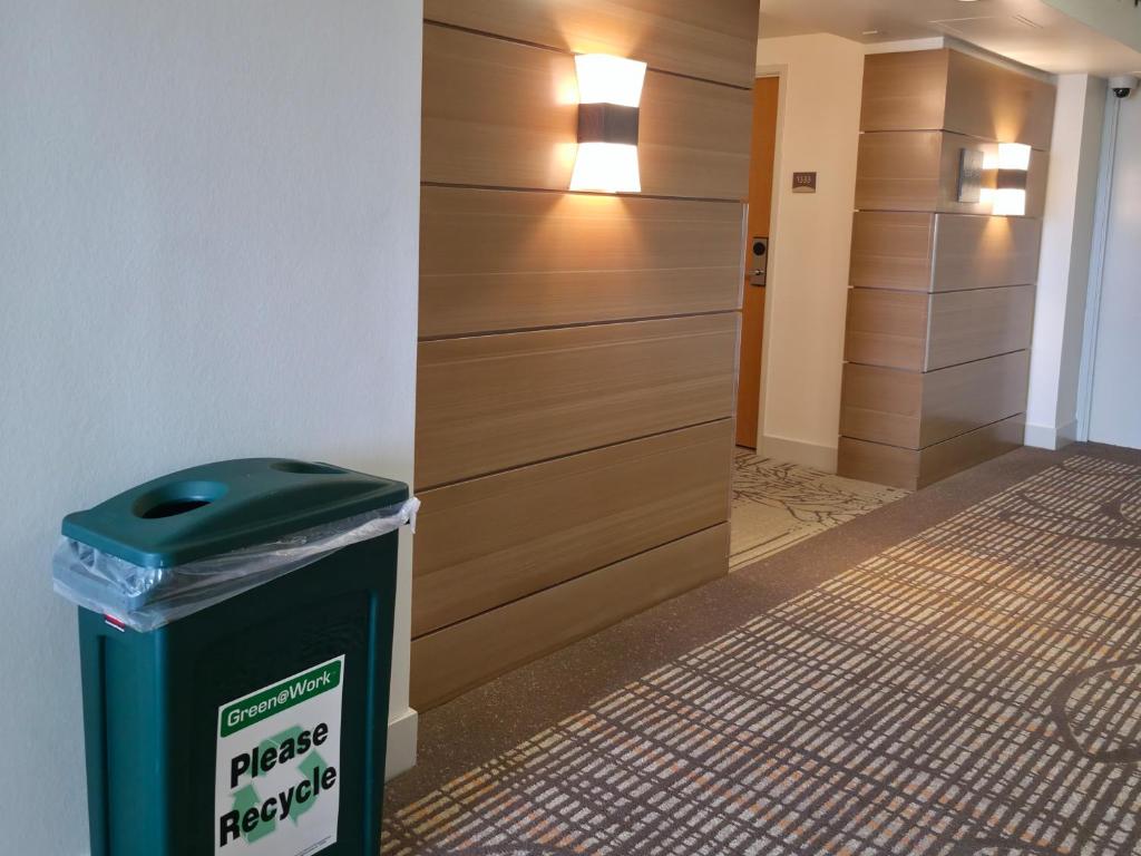 Ocean View Room at Ala Moana Hotel- Fees include - Tap to explore photos