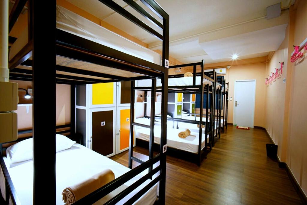 Номер (Кровать в общем 8-местном номере для мужчин и женщин), Urban Hostel Bangkok