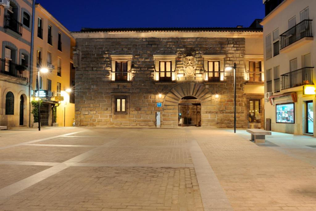 Palacio Carvajal Girón photo 2