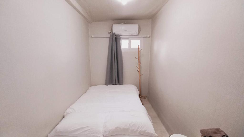 1965 Sinchon Inn Room Type - Double Room with Private Bathroom