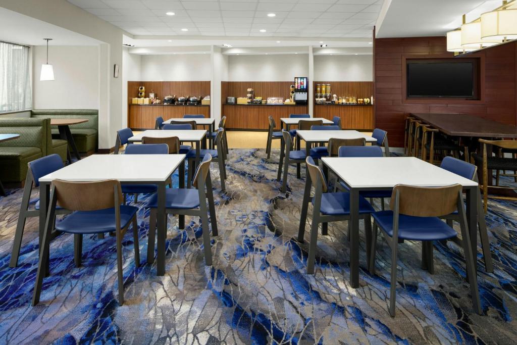 Fairfield Inn & Suites by Marriott Richmond Ashland - Tap to explore photos