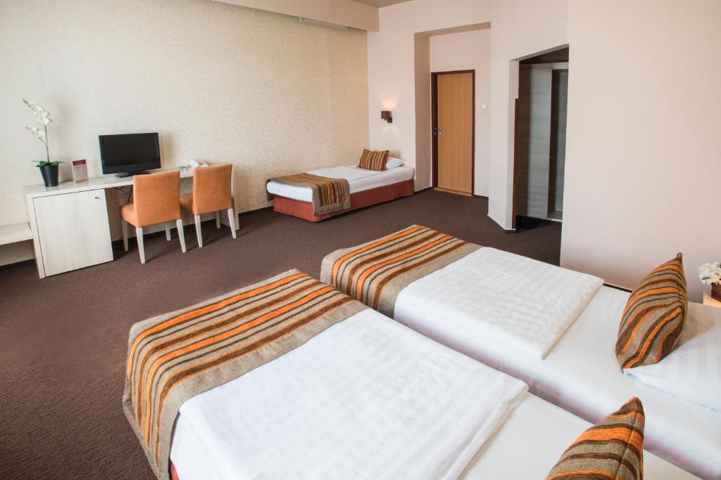 Трехместный (Трехместный номер), Star City Hotel