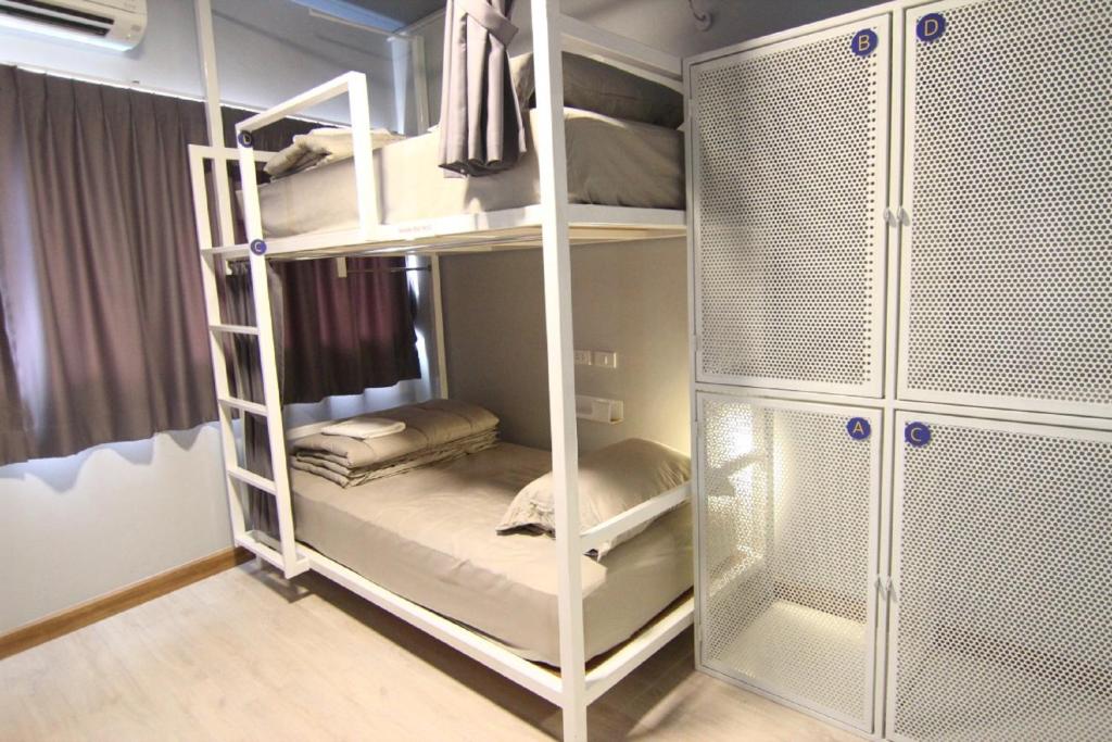 Четырехместный (Четырехместный номер с общей ванной комнатой), The Moon Hostel Huahin