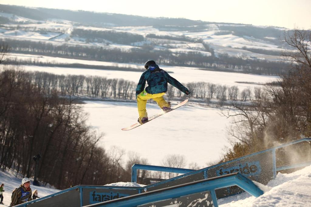 Chestnut Mountain Resort photo 3