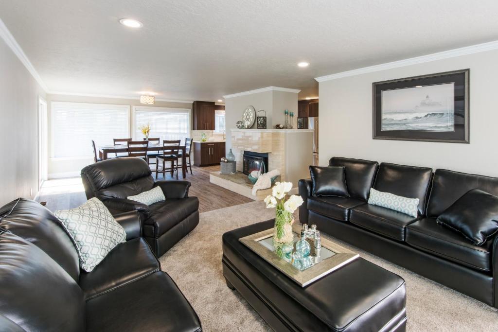 Beach Drive Suites image