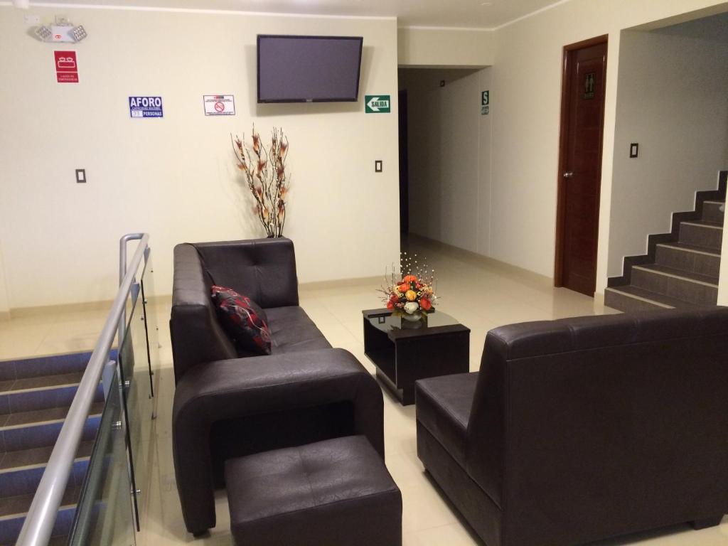 Hostal Gold Star photo 2