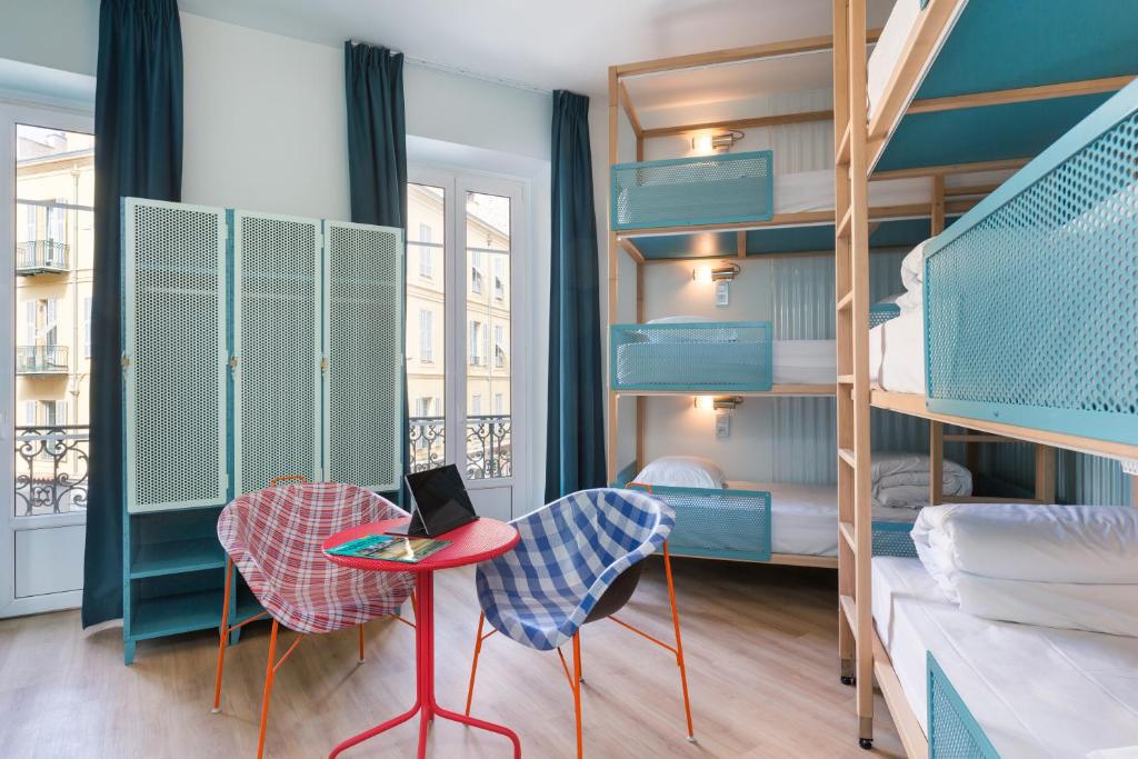 Номер (Кровать в 5/6-местном общем номере для мужчин и женщин), Hôtel Ozz by Happyculture