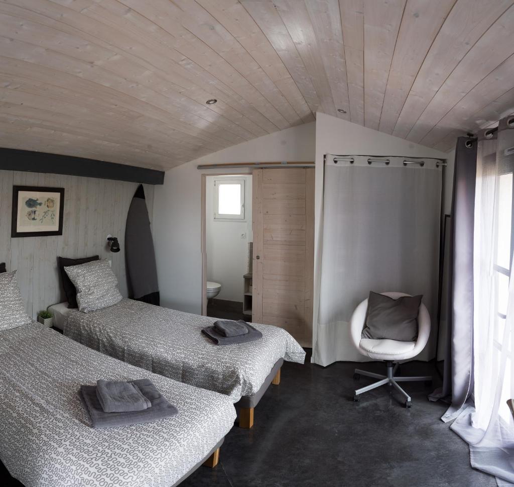 Maison d'Hotes les Petites Terres - Tap to explore photos