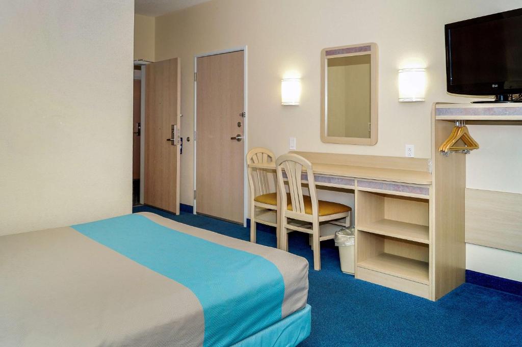 Motel 6 Peterborough, ON - Tap to explore photos