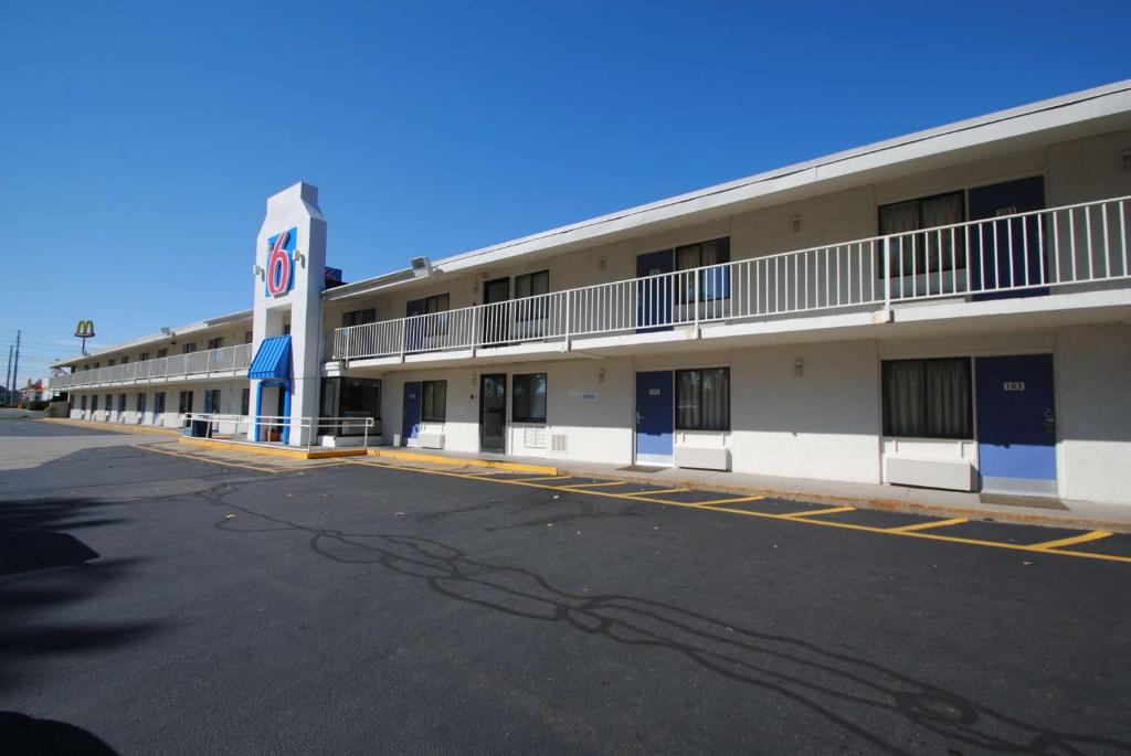Motel 6-Chicopee, MA - Springfield photo 4
