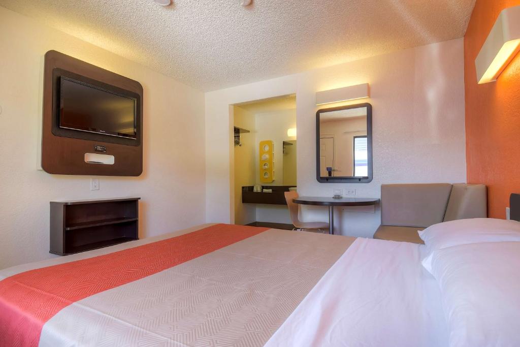 Двухместный (Номер с кроватью размера «queen-size»), Motel 6-Las Vegas, NV - I-15