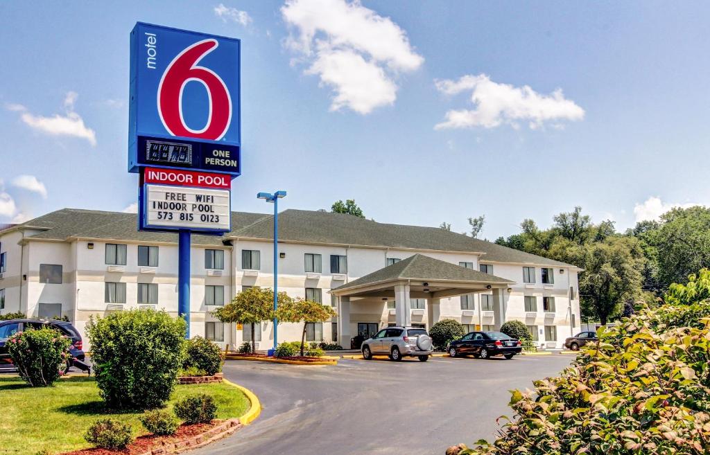 Motel 6-Columbia, MO - East image