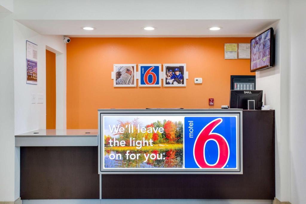 Motel 6-White House, TN photo 3