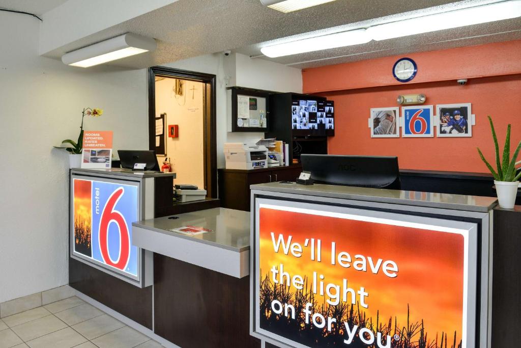 Motel 6-Toledo, OH photo 2