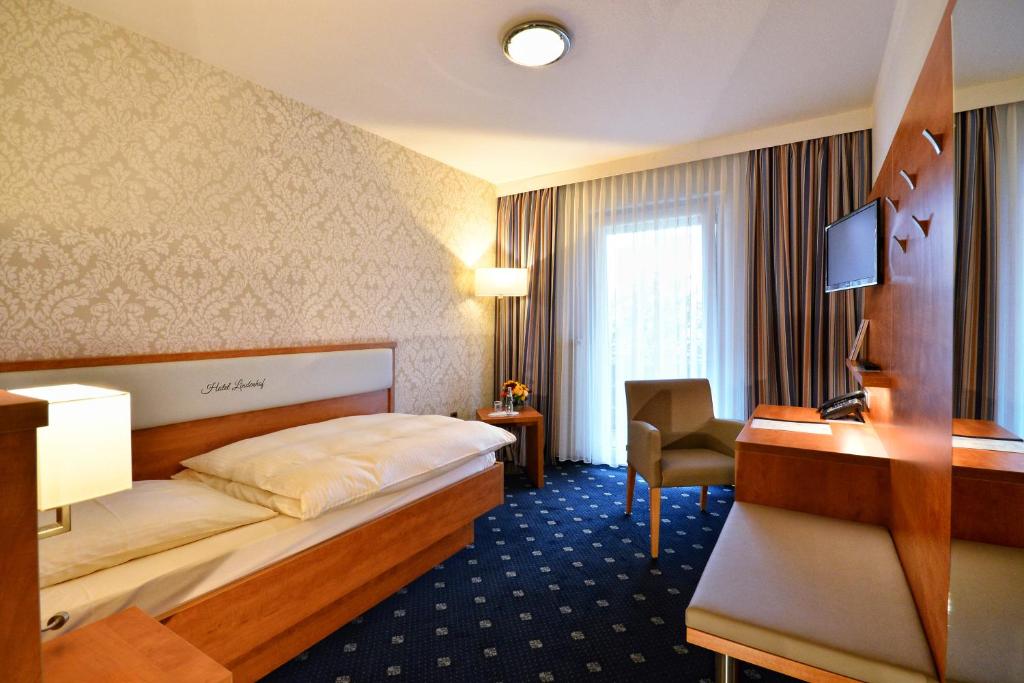 Landgasthaus & Hotel Lindenhof photo 2