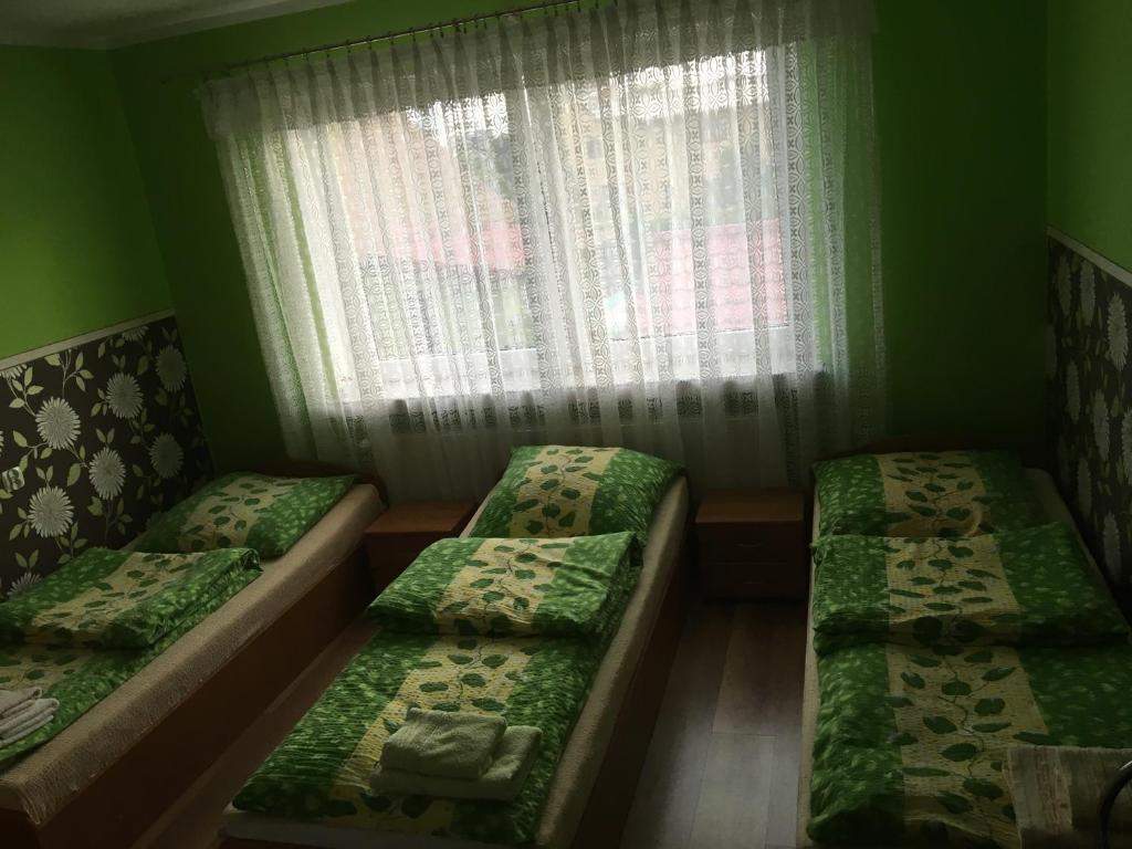 Трехместный (Трехместный номер с собственной ванной комнатой), Pod Kasztanem