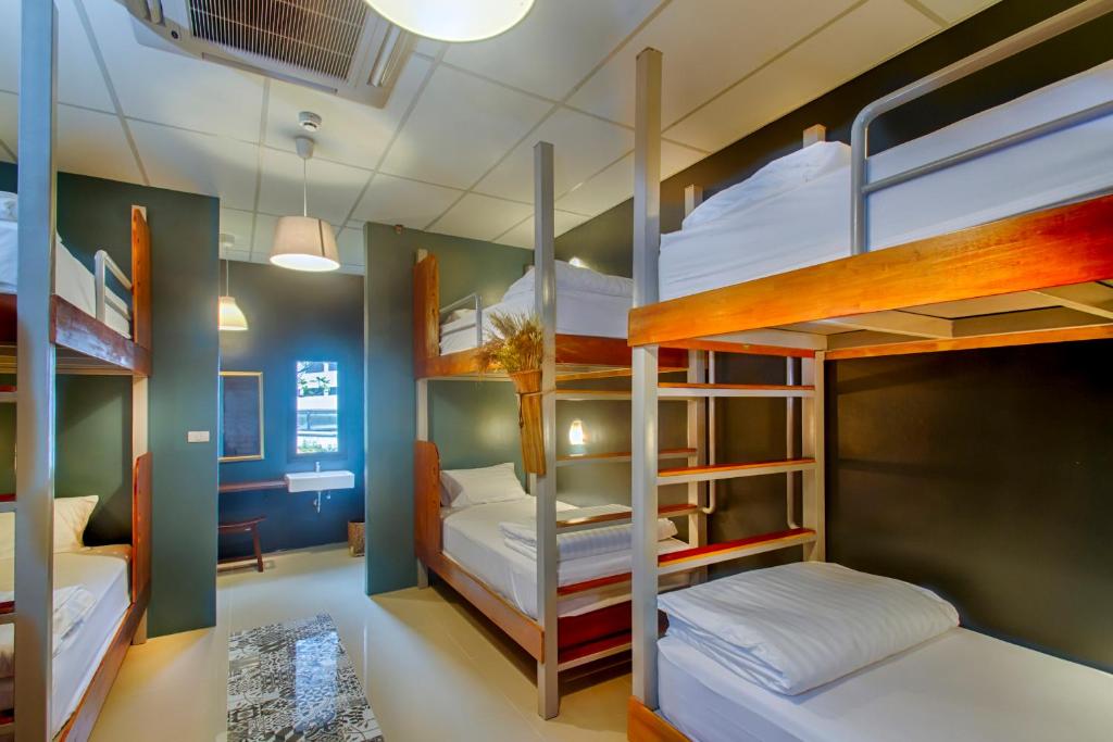 Номер (Кровать в общем 8-местном номере для мужчин и женщин), Hom Hostel & Cooking Club