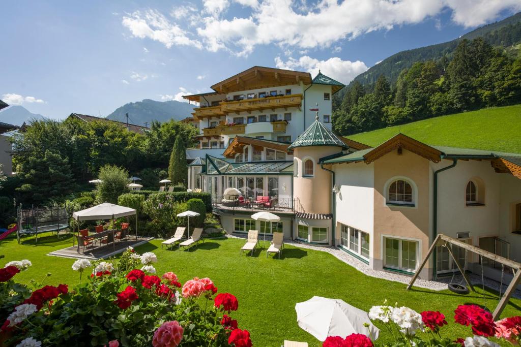 Hotel Neue Post photo 2