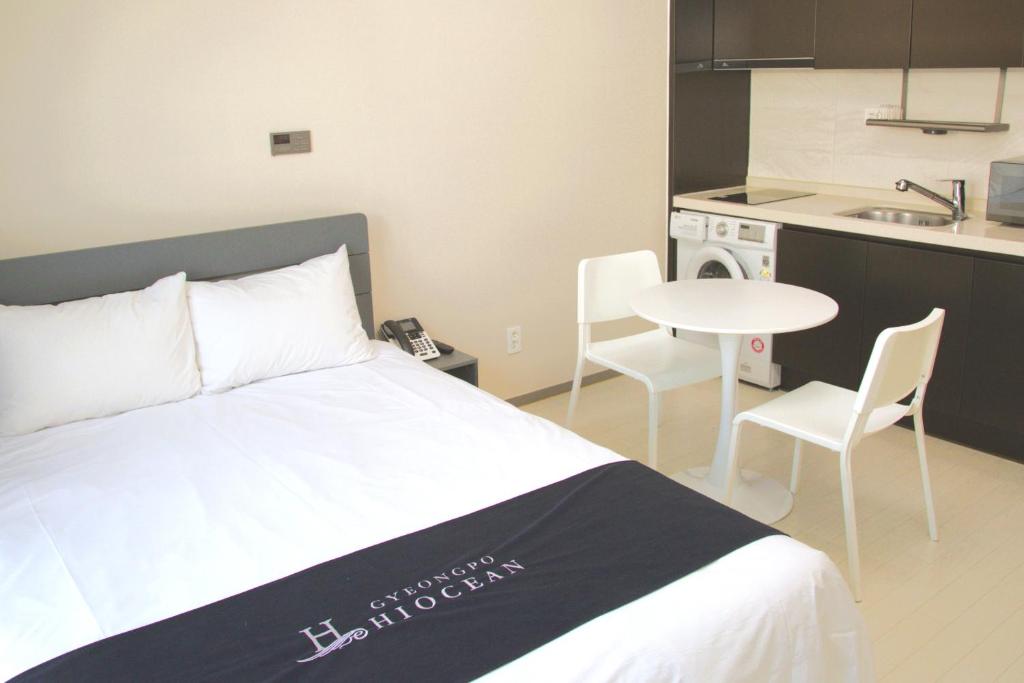 Hi Ocean Hotel Gyeongpo - Tap to explore photos