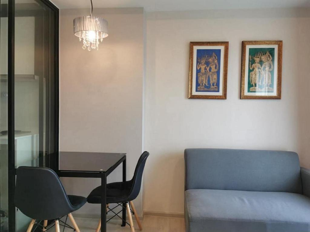 Escent VilleA6 studio room,walk 200m to central festival free swimming gym, Chiang Mai