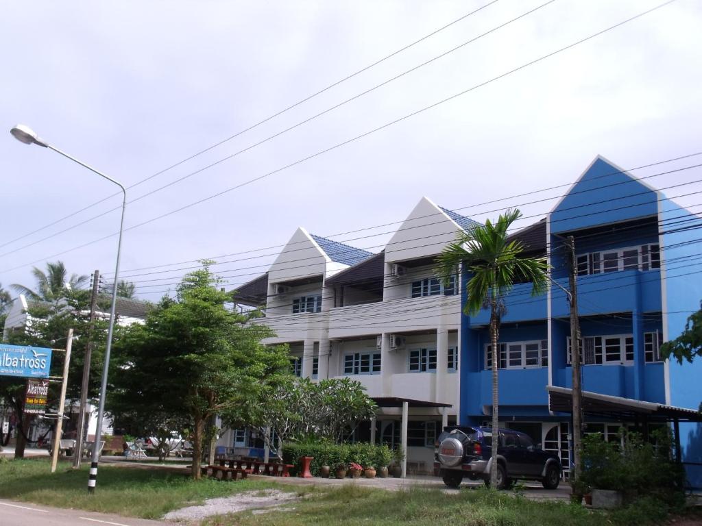 Albatross Guesthouse @ Thungwualaen Beach photo 3