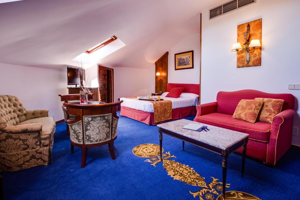 Hotel El Bedel - Tap to explore photos