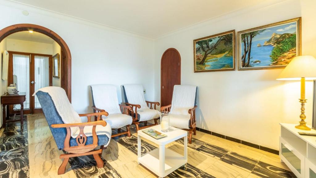Apartment Voramar Baix in Alcudia - Tap to explore photos