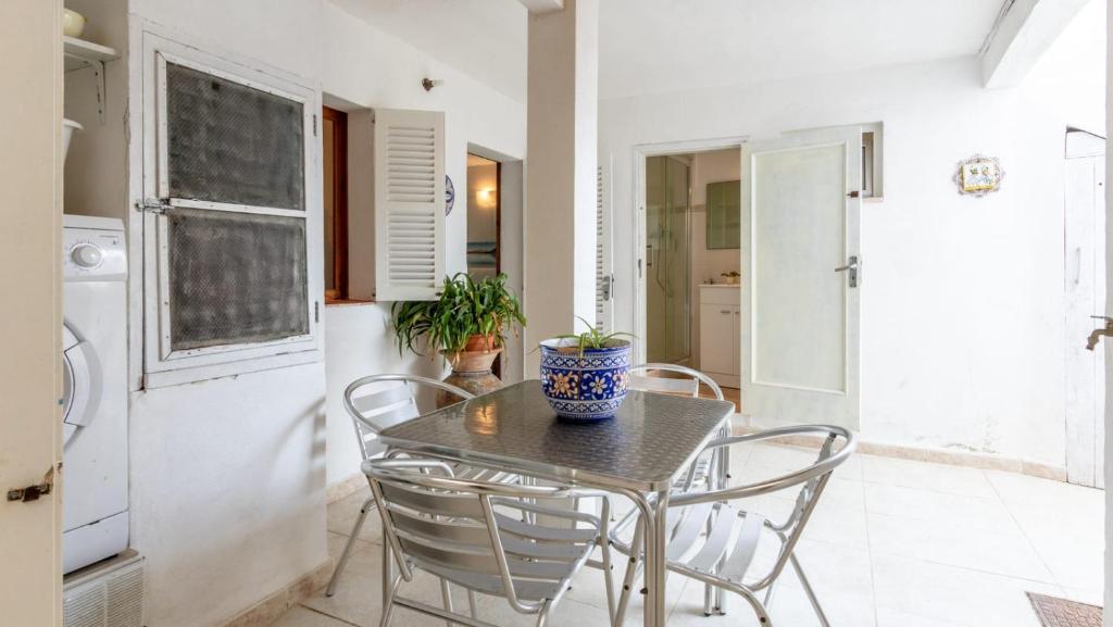 Apartment Voramar Baix in Alcudia - Tap to explore photos
