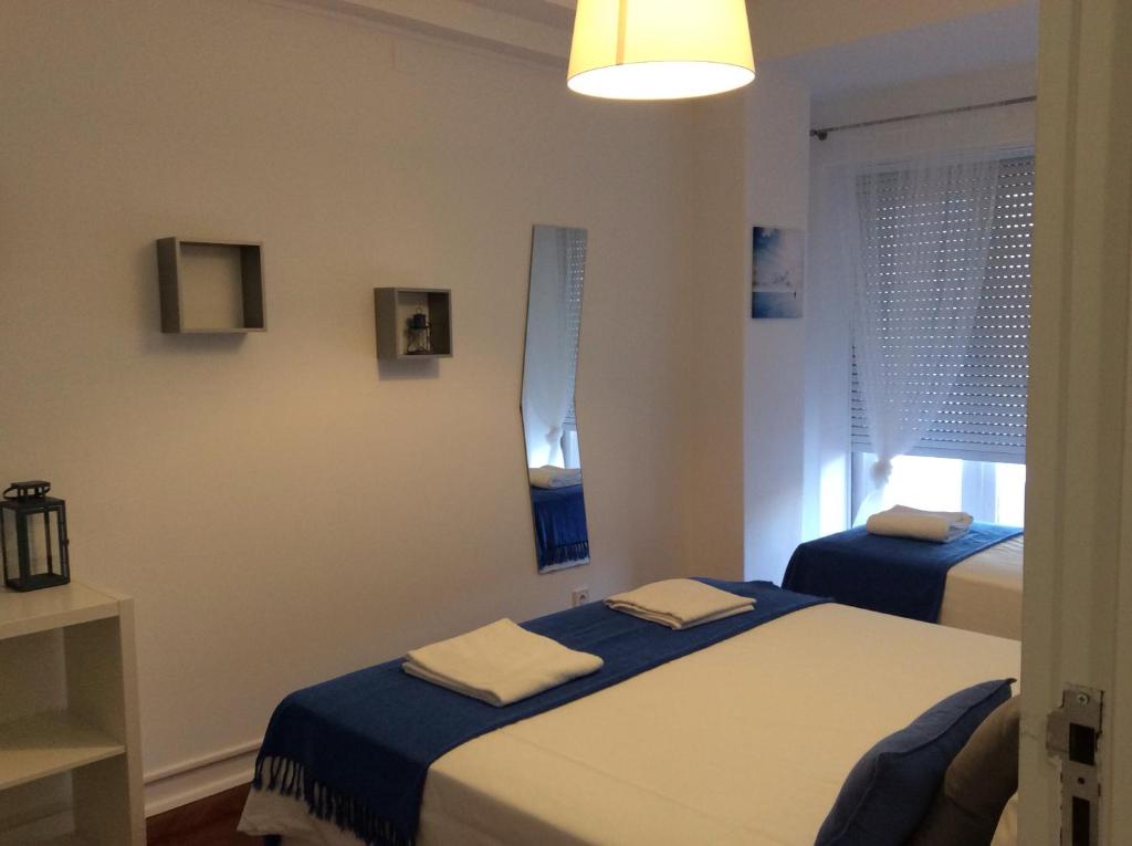 Трехместный (Трехместный номер с балконом), 4U Lisbon IV Guesthouse