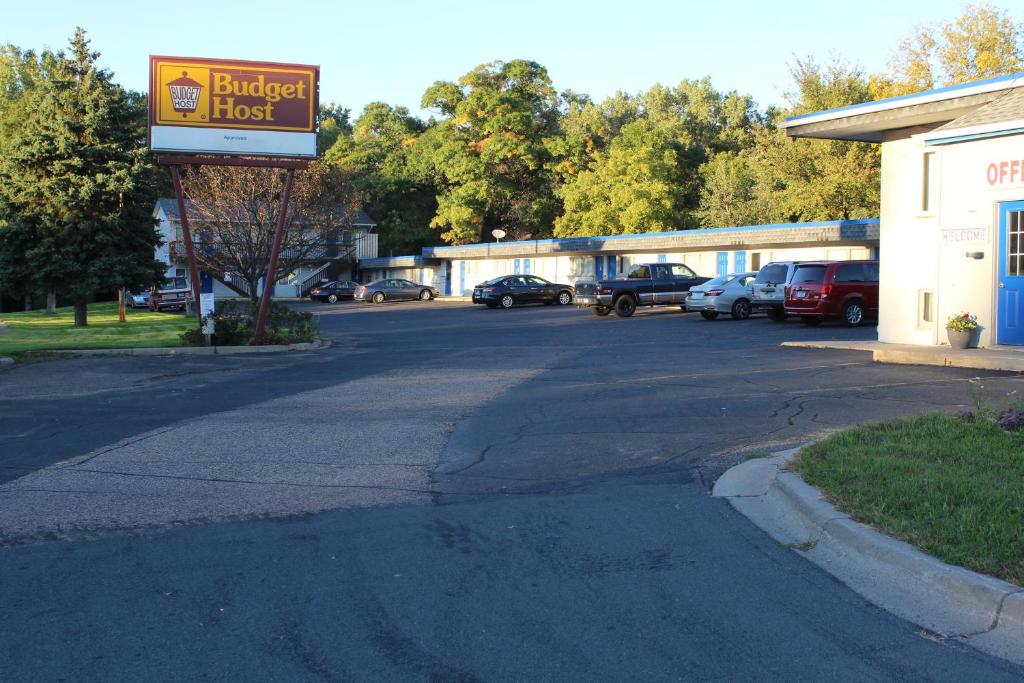Budget Host Inn Fridley image