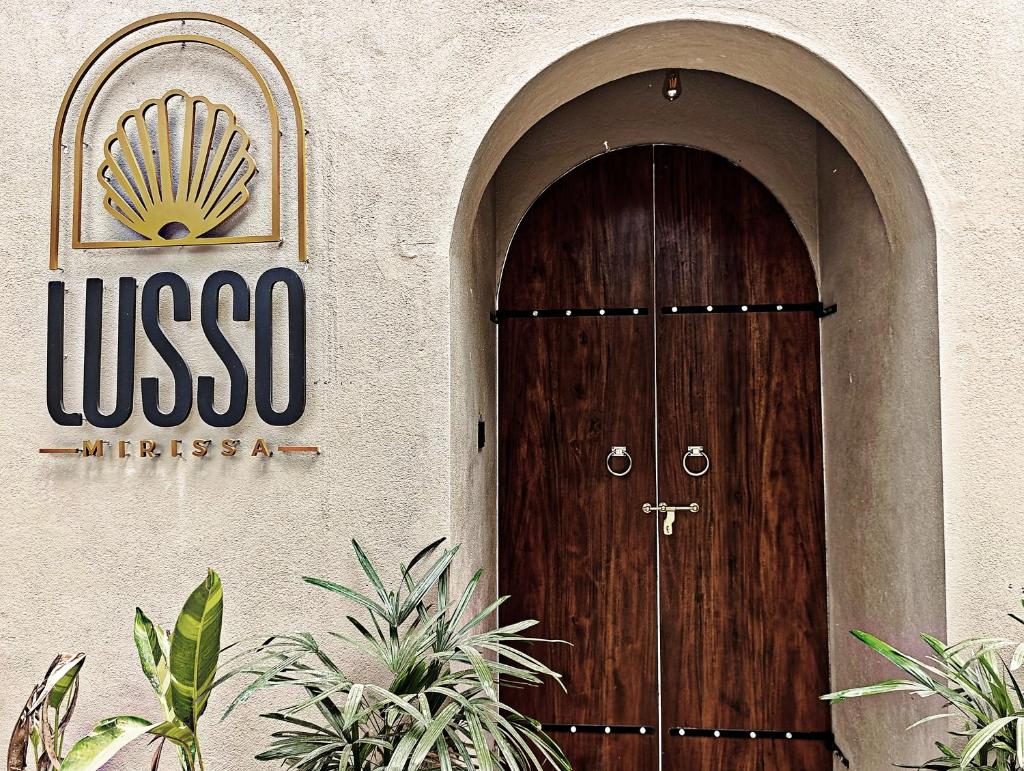 LUSSO Mirissa - Tap to explore photos