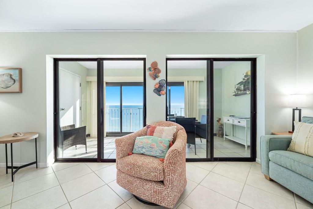 Gulf Tower 10D Beachfront Open Air Balcony Price Drop Steps to Beach - Tap to explore photos