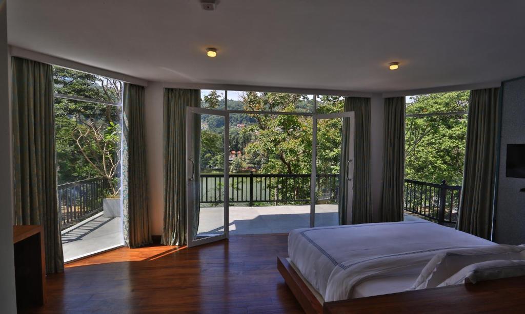 Сьюит (Люкс с видом на озеро), Viyana Boutique Hotel