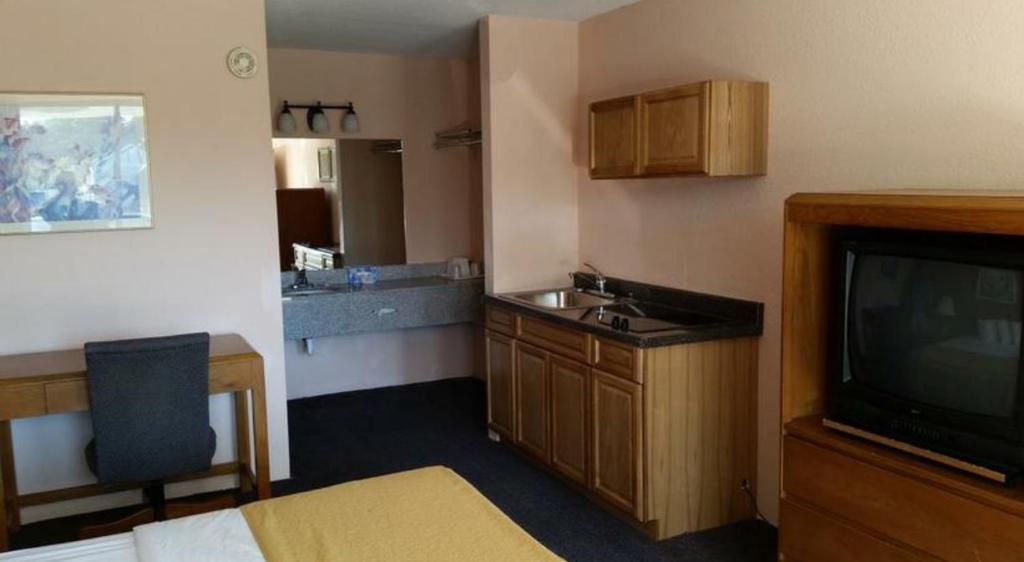 Americourt Extended Stays photo 2