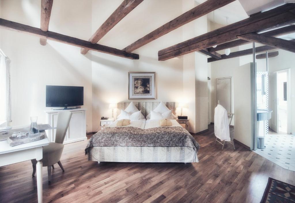 Biohotel Schlossgut Oberambach photo 4