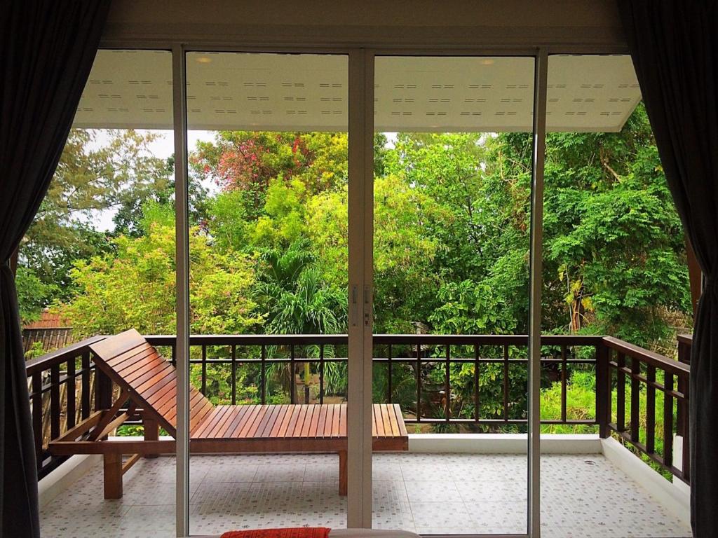 Двухместный (Улучшенный двухместный номер с 1 кроватью), Kirati Beach Resort