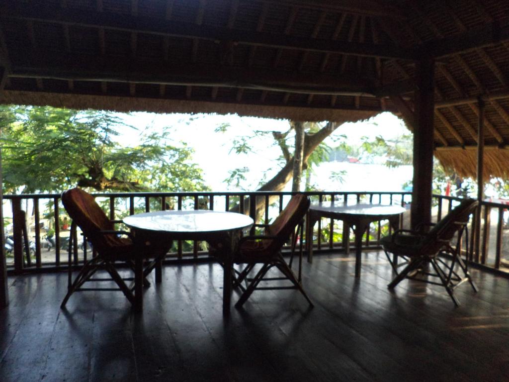 Topi inn photo 2