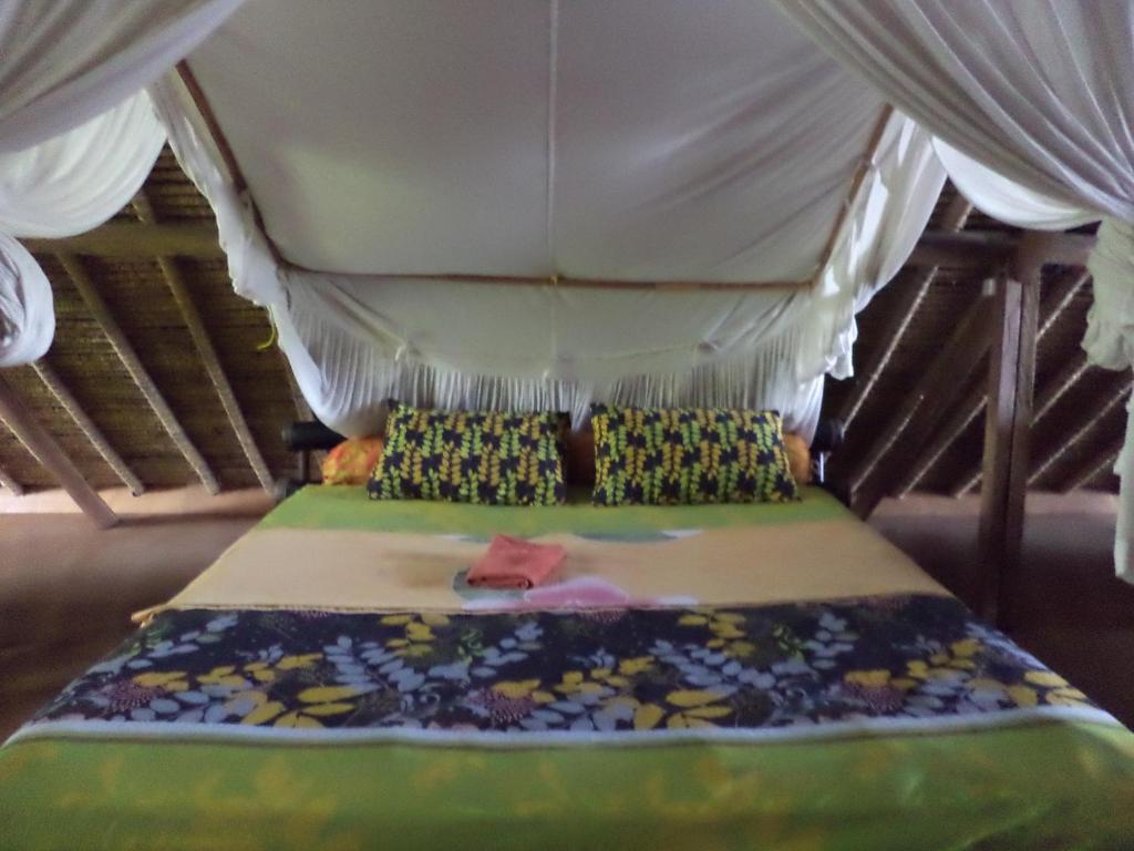 Topi inn