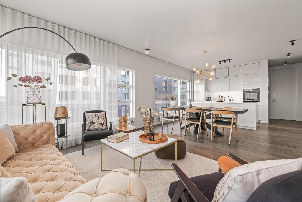 Unbeatable Central Location - Reykjavíks Most Exclusive Luxury Apartments - Tap to explore photos