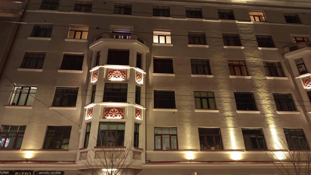 Gertrude's Heart, Riga