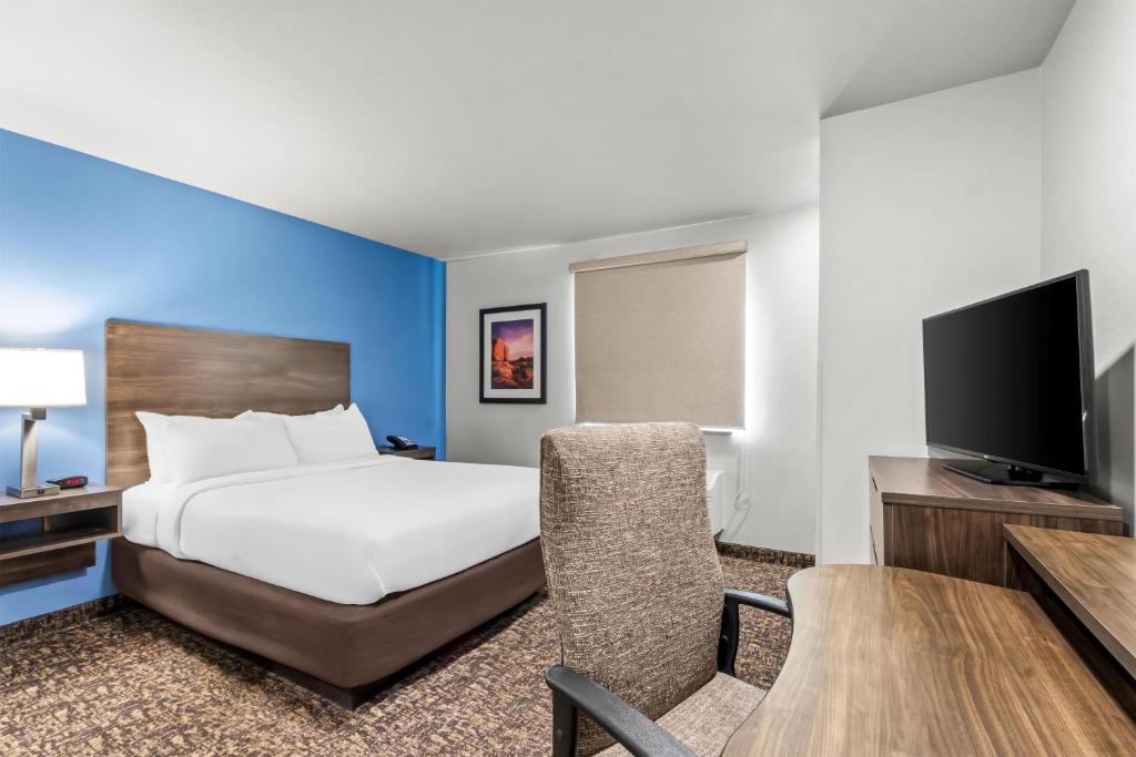 Sonesta Simply Suites Avondale - Tap to explore photos