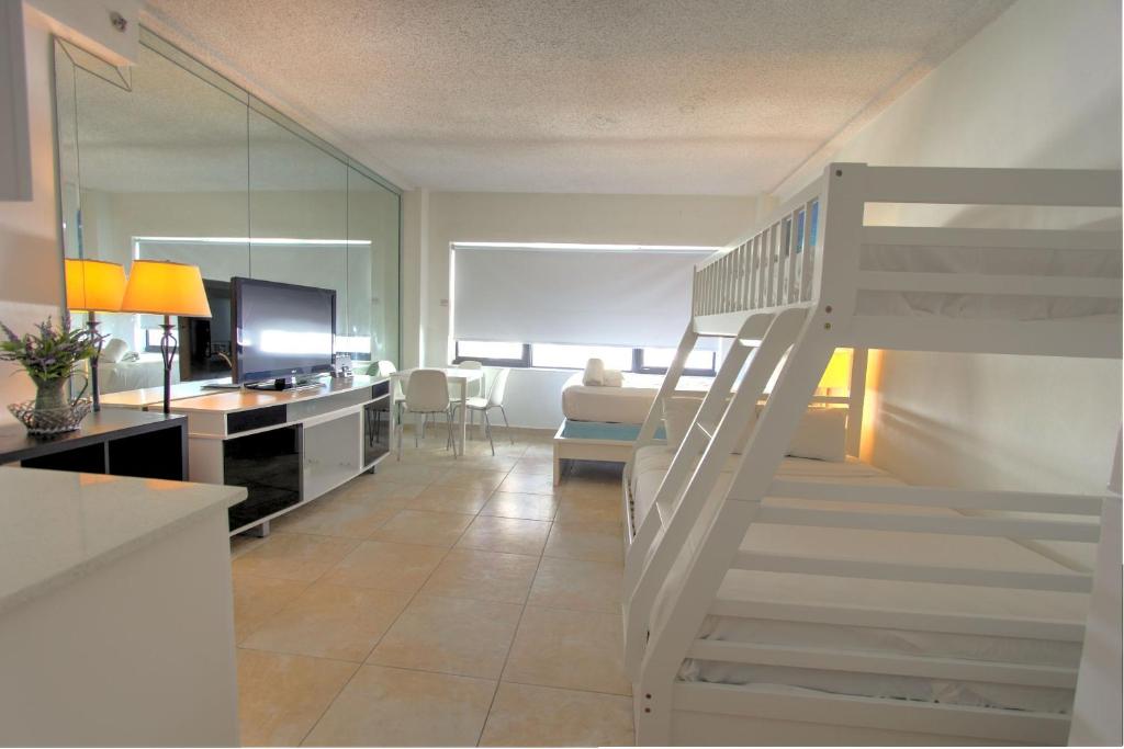 Двухместный (Апартаменты-студио «Премиум» с видом на город и океан), Deluxe Private Studios at the Casablanca