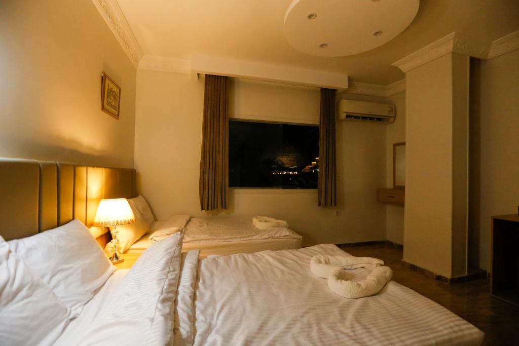 Makadi Pyramids view hotel - Tap to explore photos