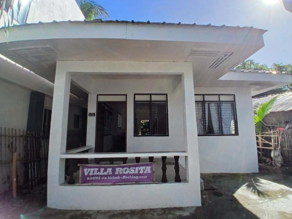 Villa Rosita - Apo Island - Tap to explore photos