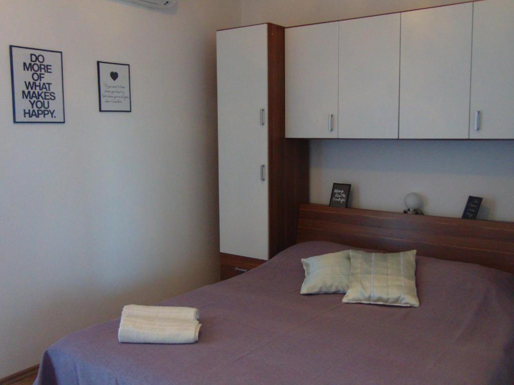 Guest House Jelsa photo 1