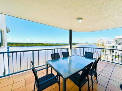 On The River Apartments Room Type - 2 Bedroom River view (1Q2S)
